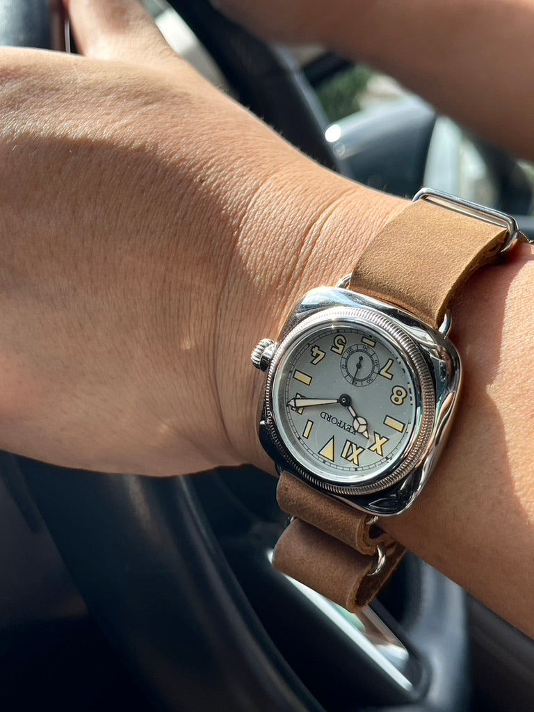 Cushion watch California dial smoky grey