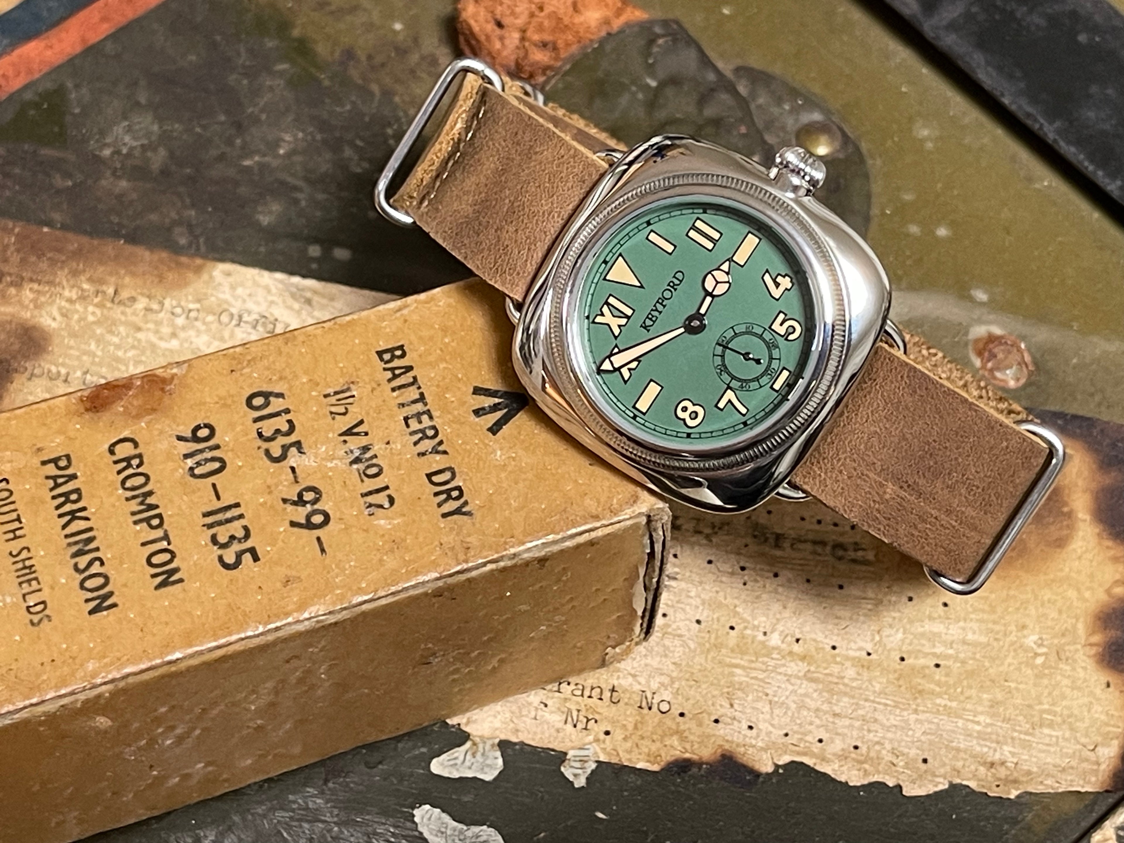 Cushion watch California dial smoky green