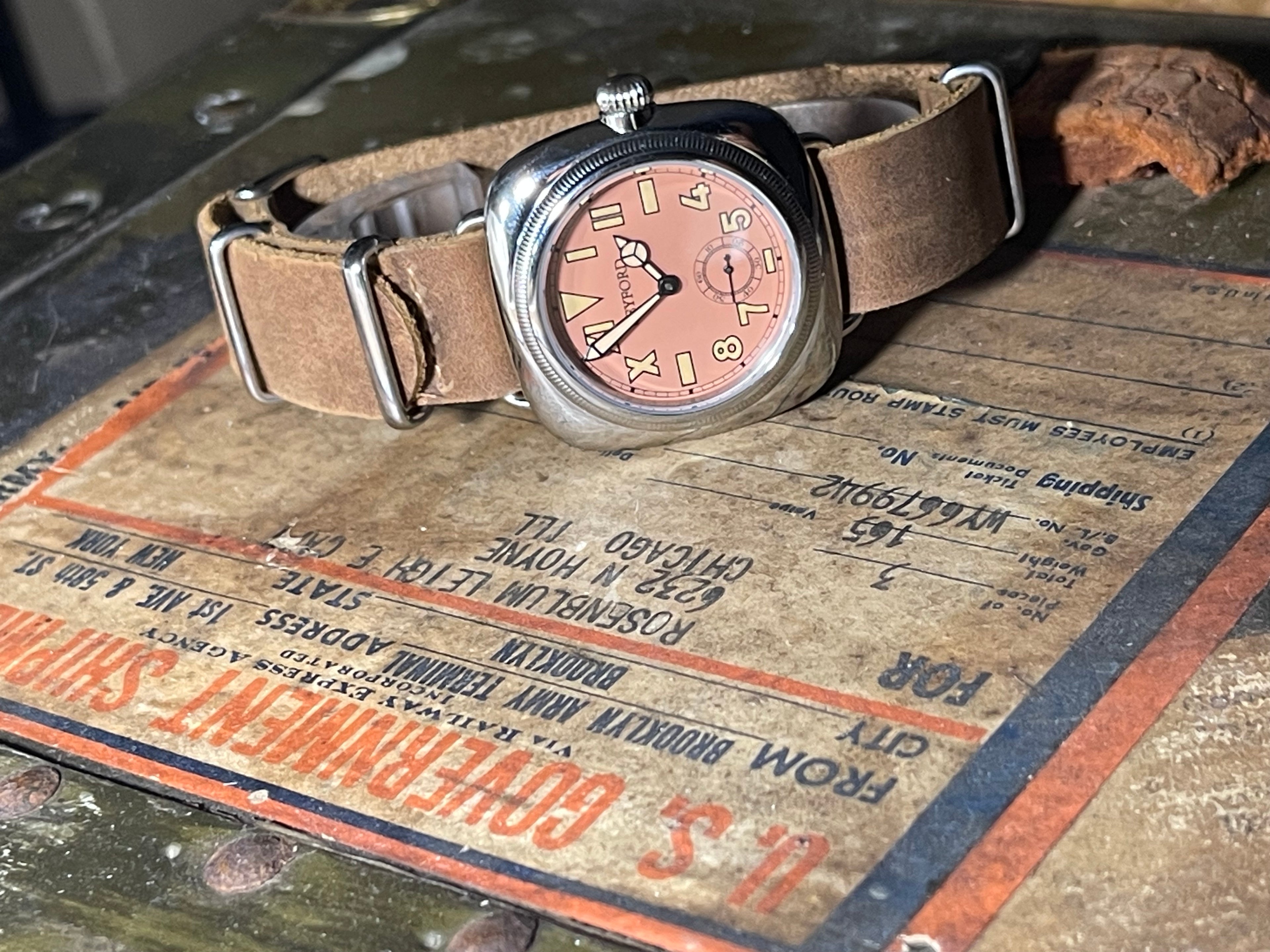 Cushion watch California dial smoky pink