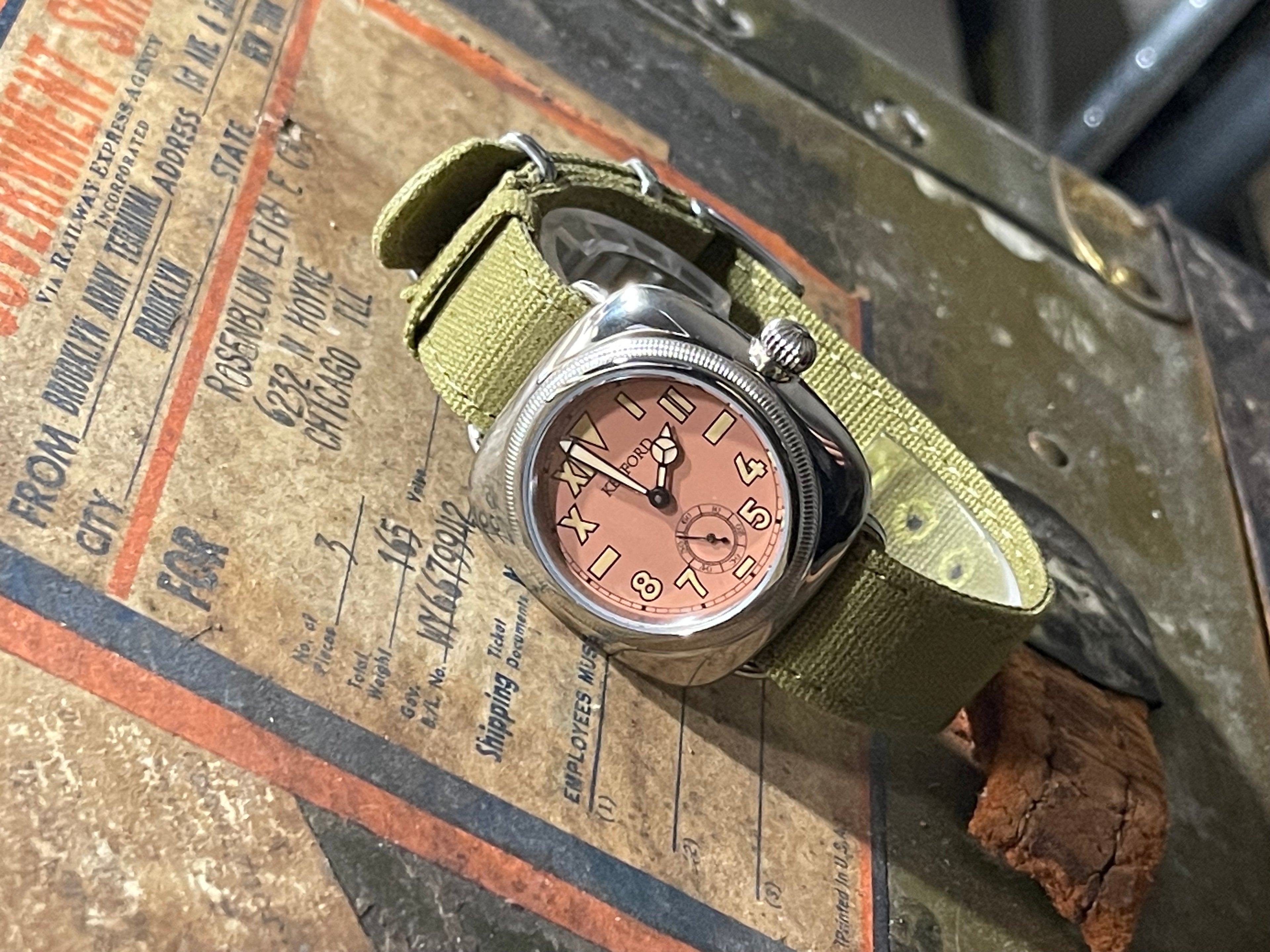 Cushion watch California dial smoky pink