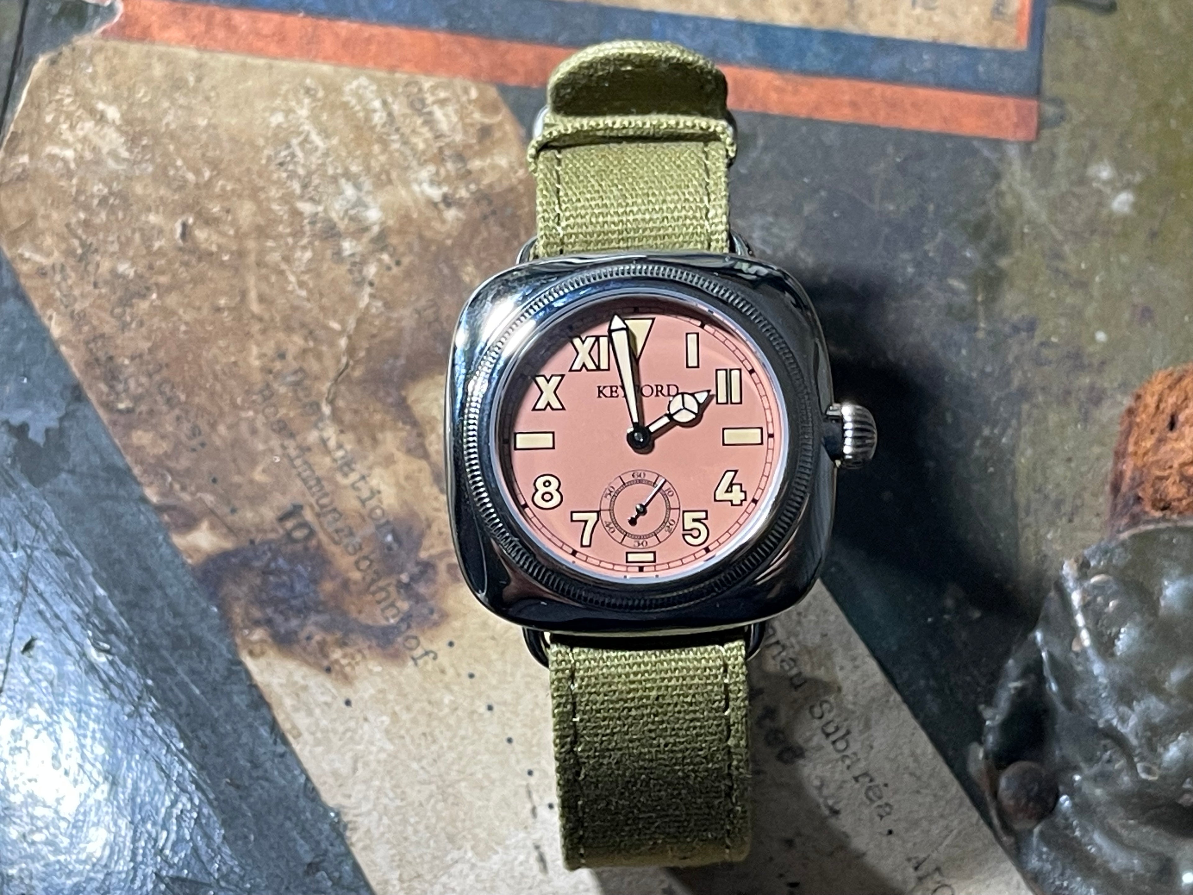 Cushion watch California dial smoky pink