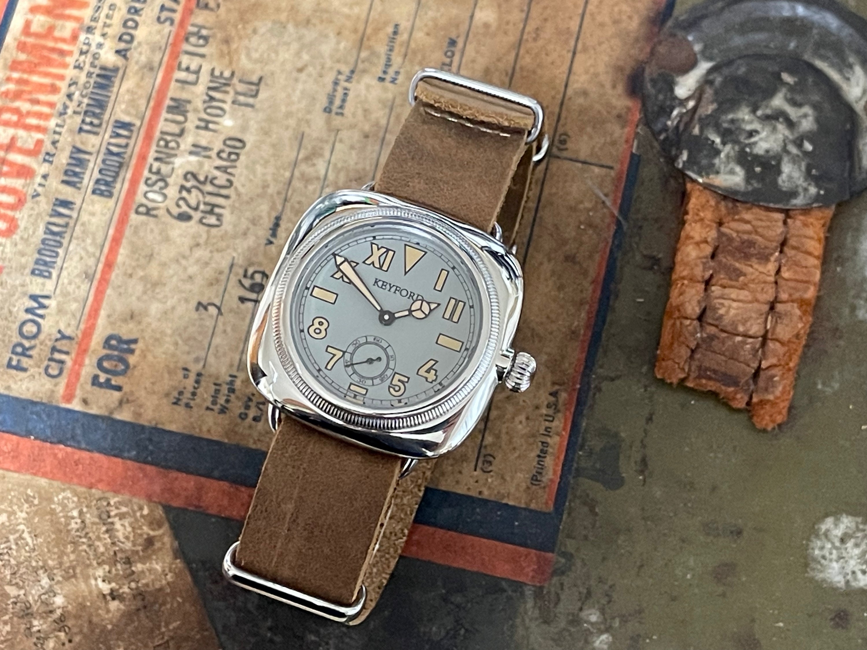 Cushion watch California dial smoky grey