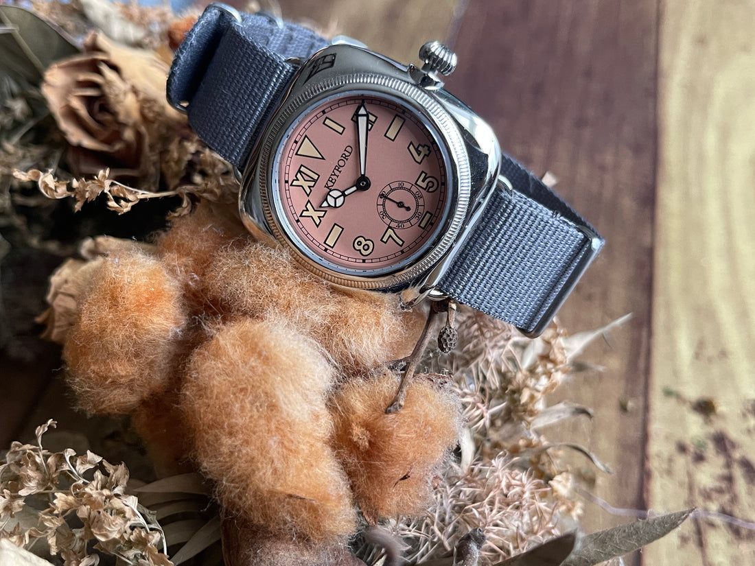 Cushion watch California dial smoky pink