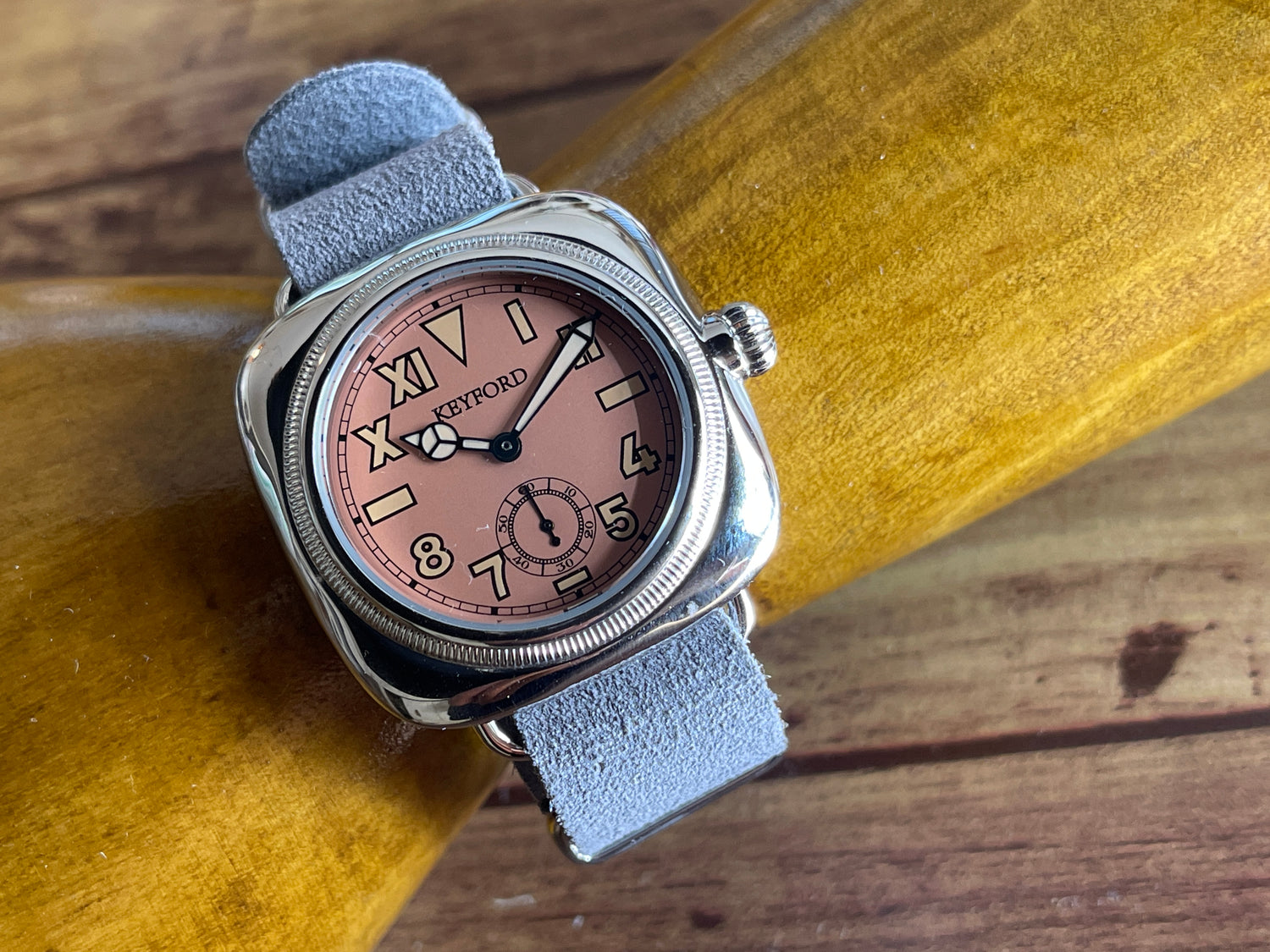 Cushion watch California dial smoky pink